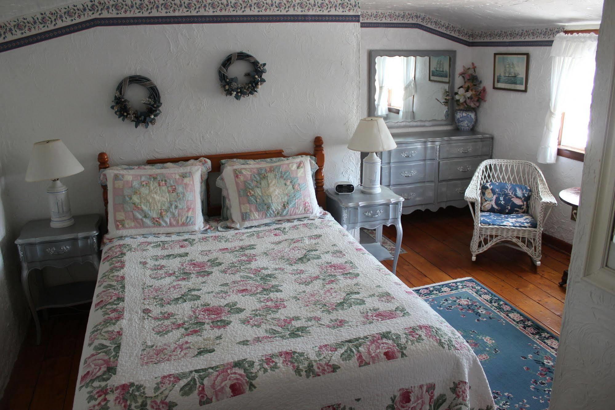 Sea Breeze Inn ไฮแอนนิสพอร์ท ภายนอก รูปภาพ