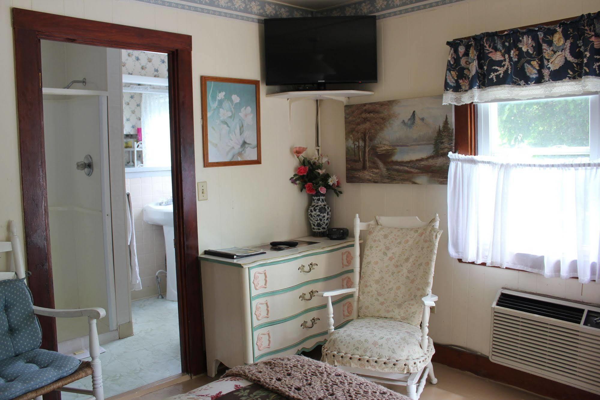 Sea Breeze Inn ไฮแอนนิสพอร์ท ภายนอก รูปภาพ