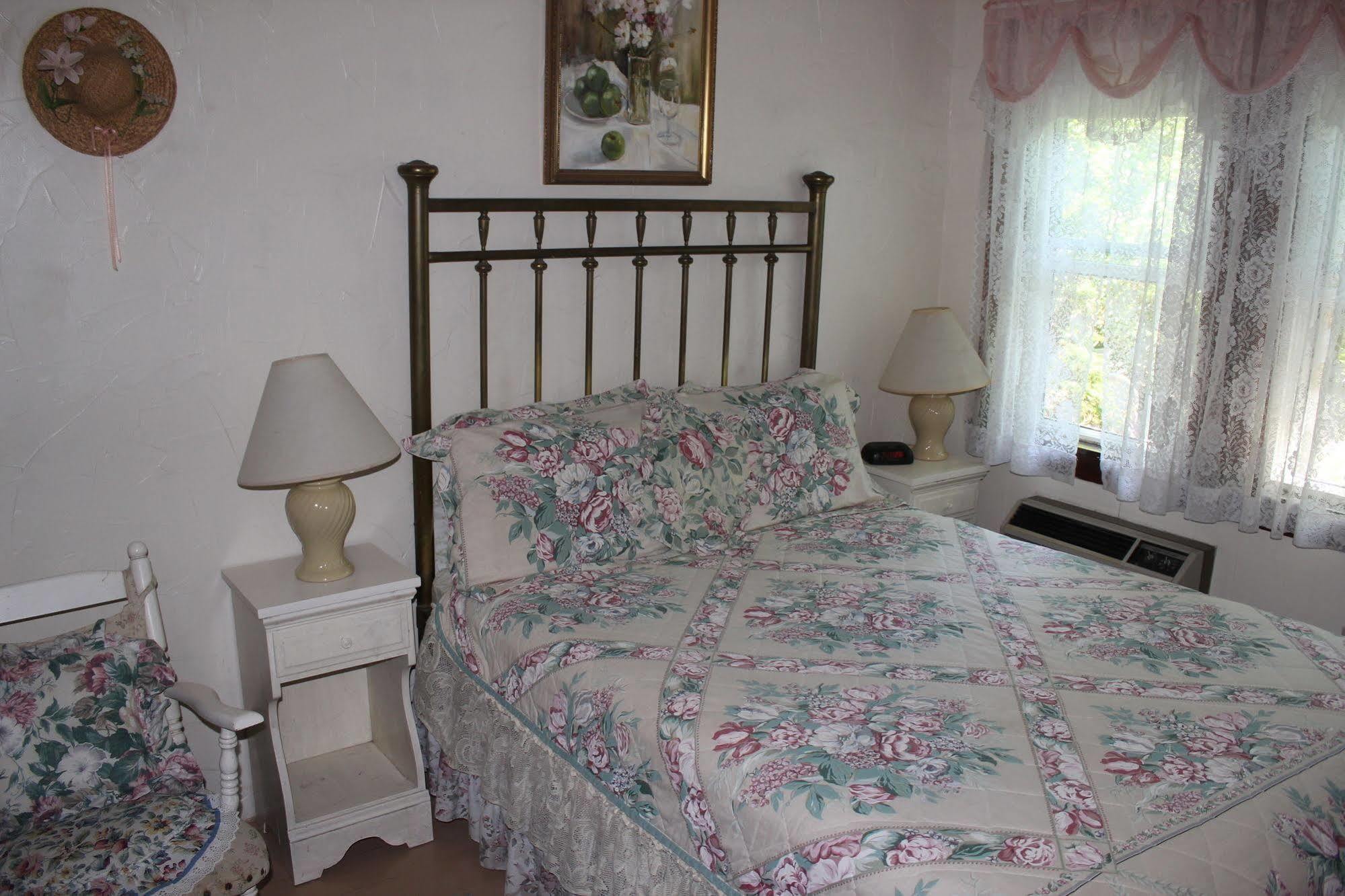 Sea Breeze Inn ไฮแอนนิสพอร์ท ภายนอก รูปภาพ