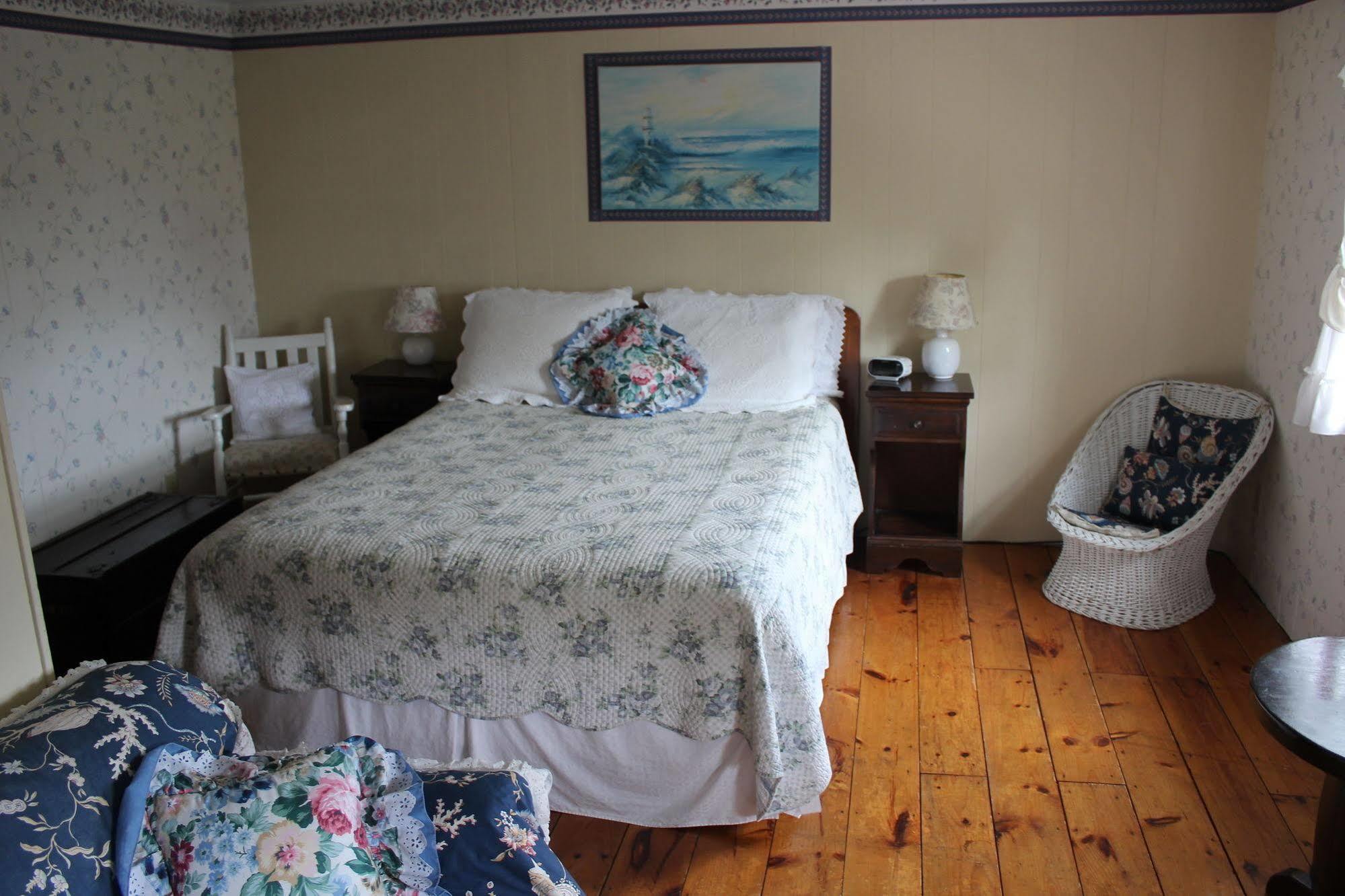 Sea Breeze Inn ไฮแอนนิสพอร์ท ภายนอก รูปภาพ