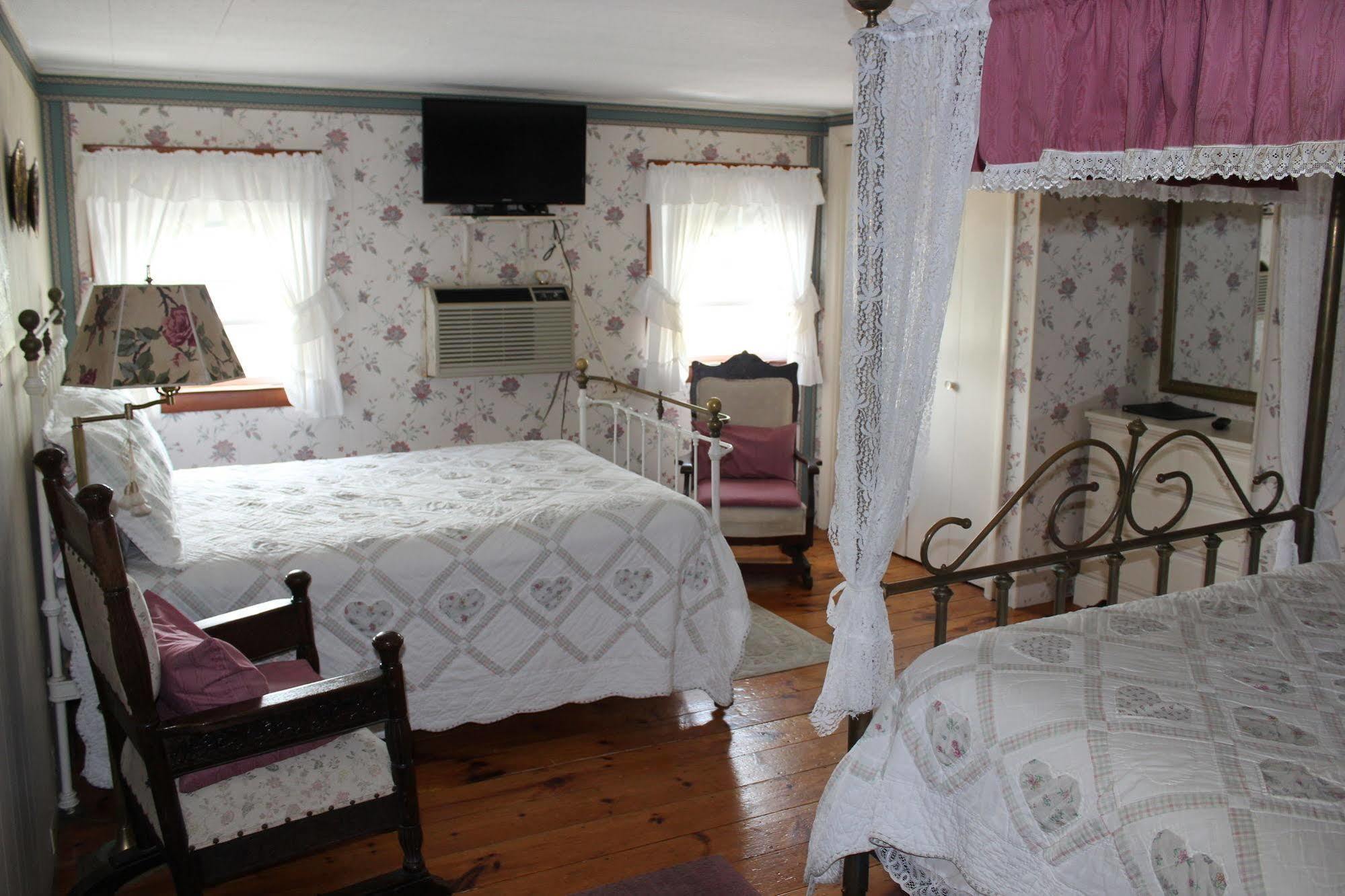 Sea Breeze Inn ไฮแอนนิสพอร์ท ภายนอก รูปภาพ